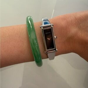 gucci 1500L women’s watch in silver.